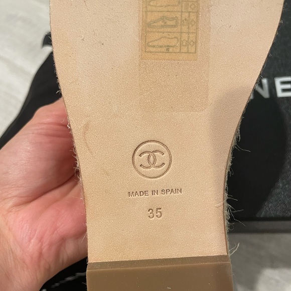 Chanel mules, never worn. - Picture 6 of 7